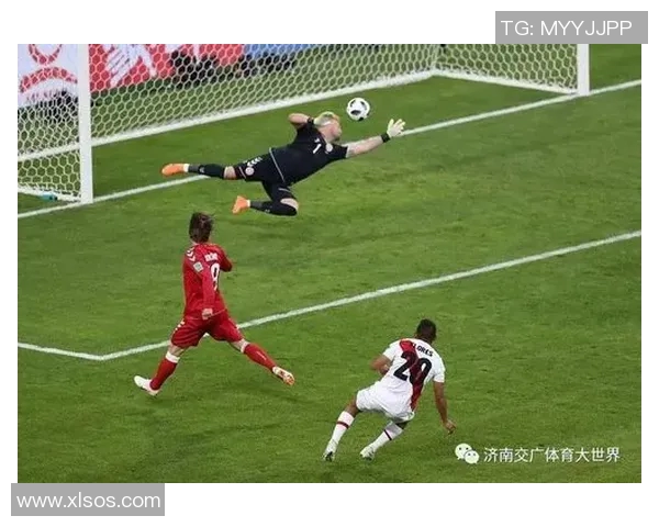 日本与伊拉克足球对决展现技战术较量与文化交流的精彩瞬间 日本与伊拉克足球对决展现技战术较量与文化交流的精彩瞬间